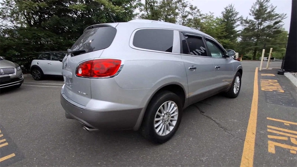 Thumbnail: 2011 Buick Enclave - 8