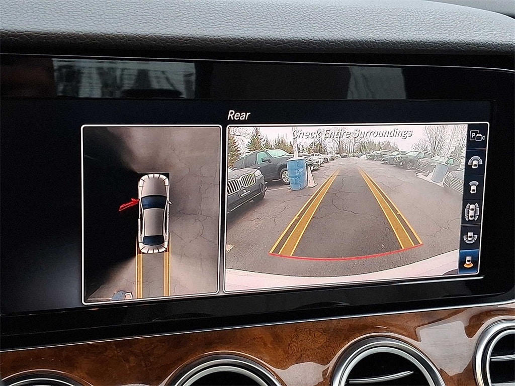 Thumbnail: 2019 Mercedes-Benz E-Class - 15