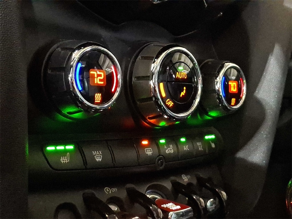 Thumbnail: 2015 MINI Cooper - 16