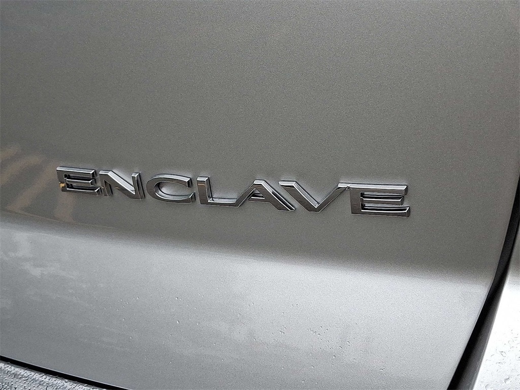 Thumbnail: 2011 Buick Enclave - 23