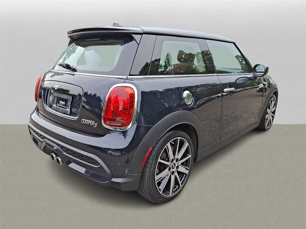 2023 Mini Cooper S Iconic photo 3