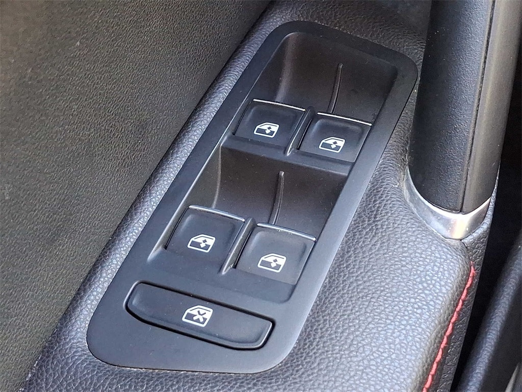 2017 Volkswagen Golf GTI SE 24