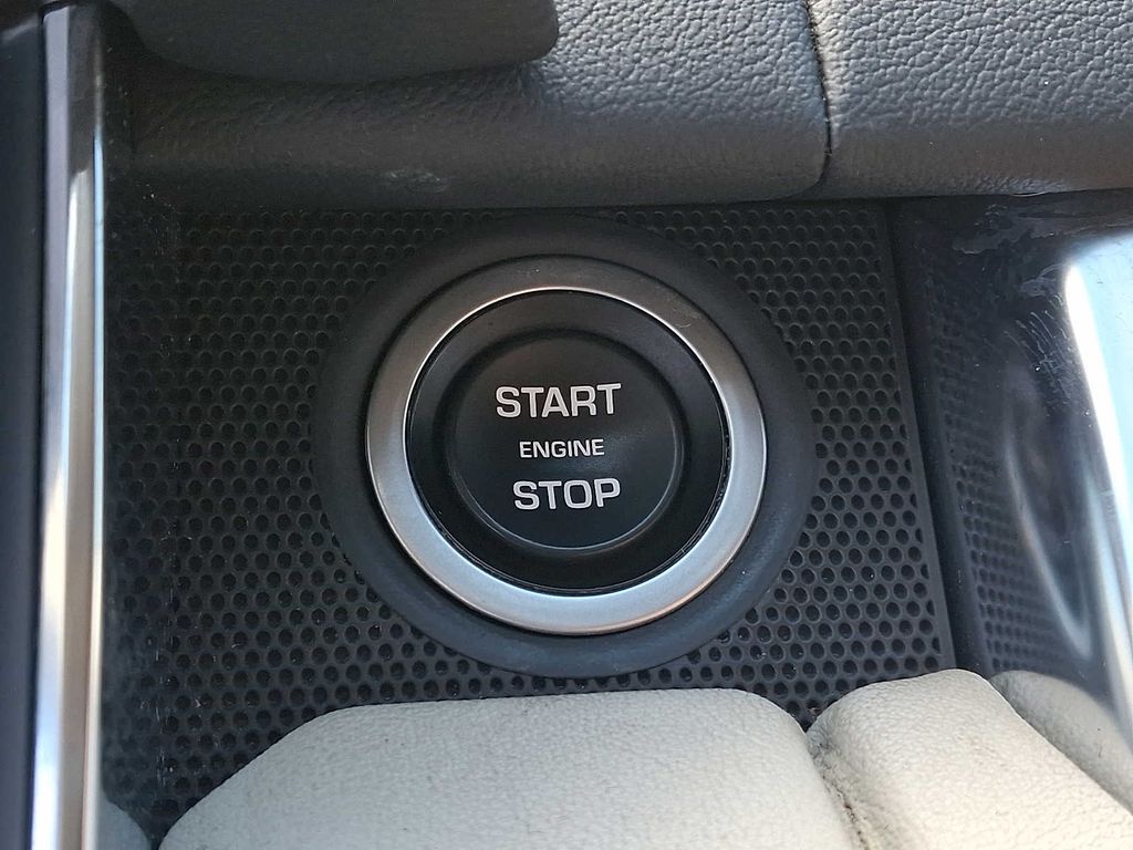 Thumbnail: 2021 Land Rover Range Rover Sport - 20