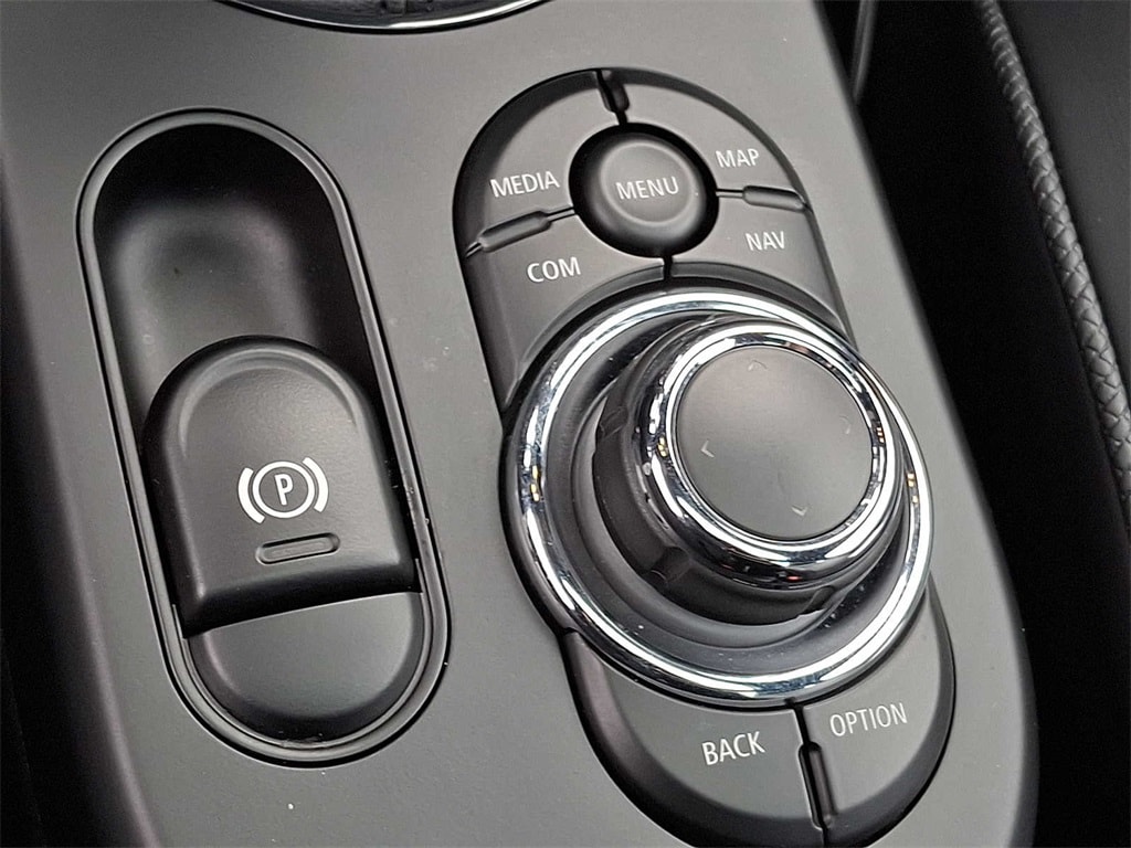 Thumbnail: 2023 MINI Cooper Hardtop - 22