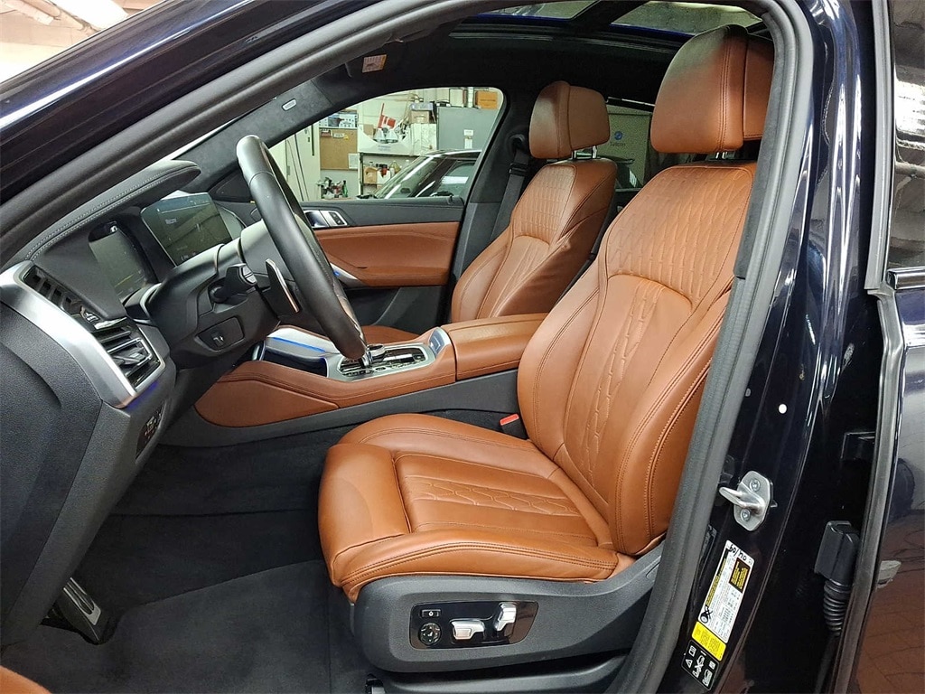 Thumbnail: 2022 BMW X6 - 10