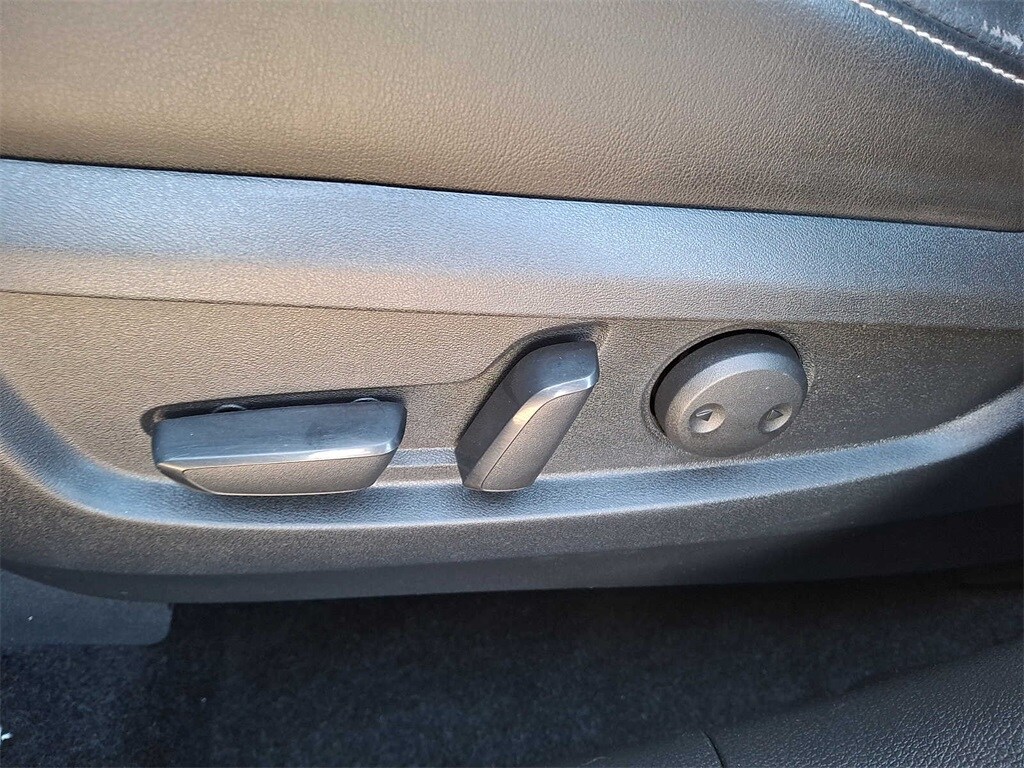 Thumbnail: 2020 INFINITI QX50 - 10