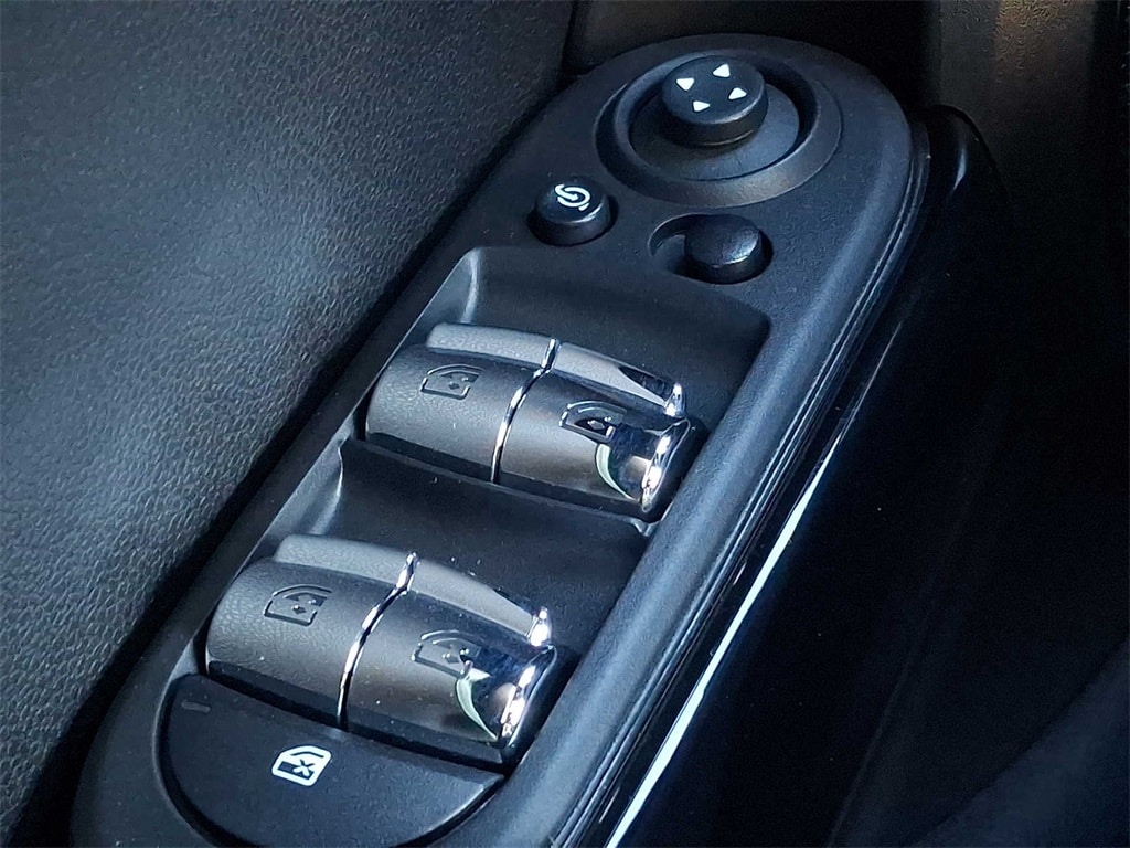 Thumbnail: 2024 MINI Cooper Hardtop - 24