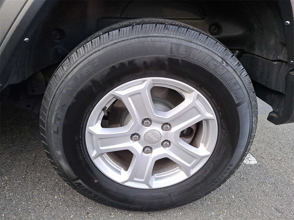 Thumbnail: 2021 Jeep Wrangler - 6