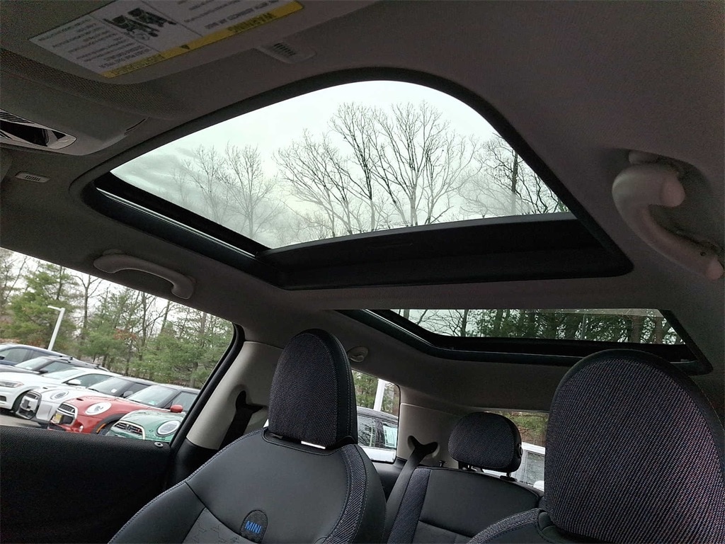 Thumbnail: 2025 MINI Cooper Hardtop - 14