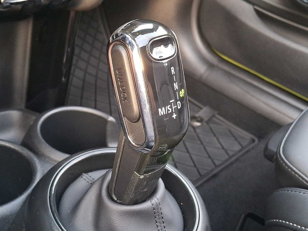 Thumbnail: 2024 MINI Cooper Convertible - 11