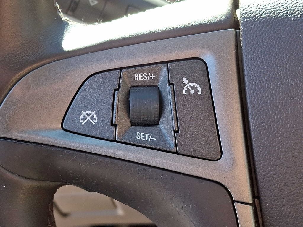 Thumbnail: 2010 Buick LaCrosse - 17