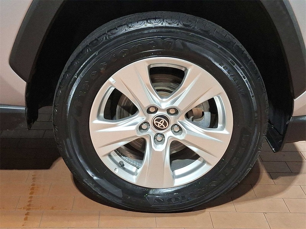 Thumbnail: 2021 Toyota RAV4 - 26