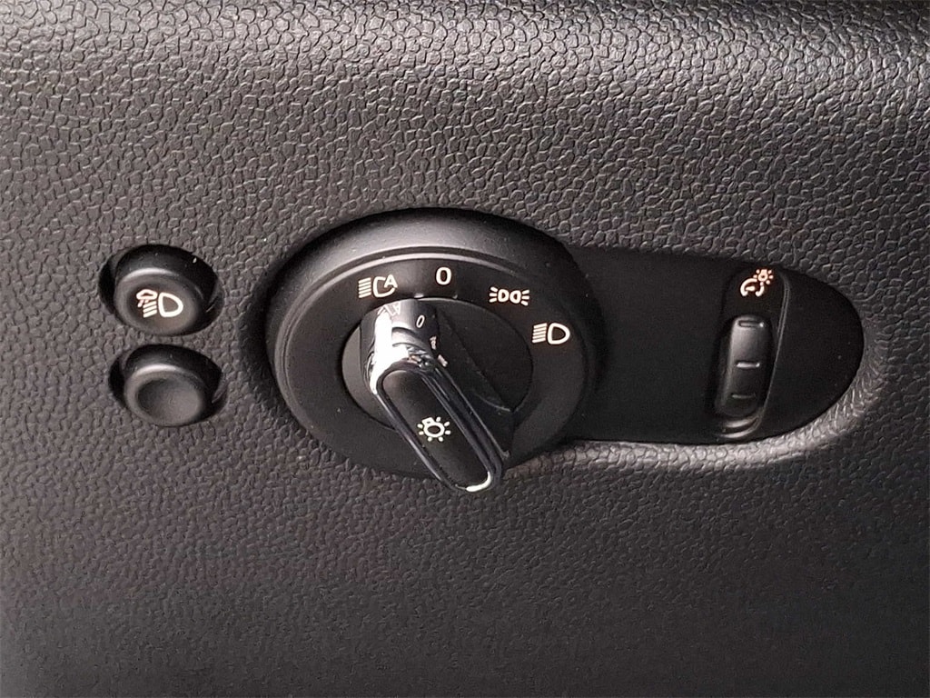 Thumbnail: 2023 MINI Cooper Convertible - 22