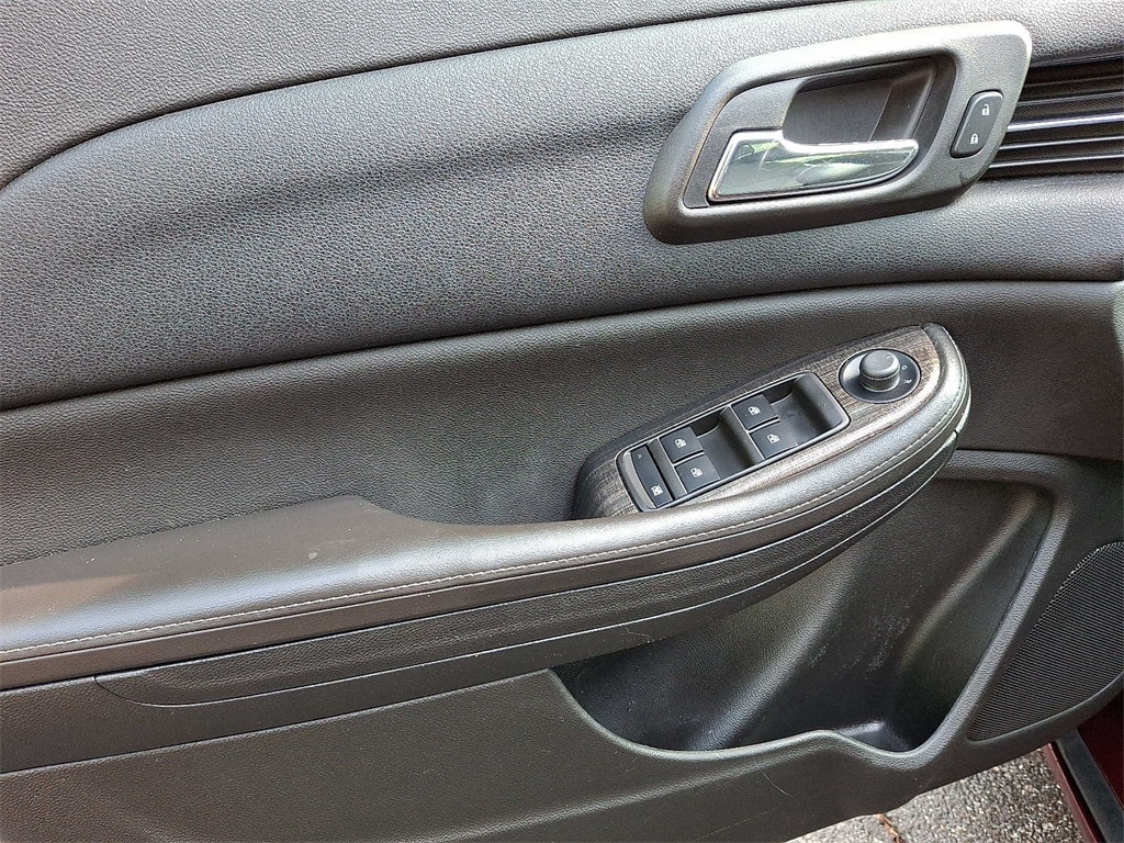 Thumbnail: 2015 Chevrolet Malibu - 7