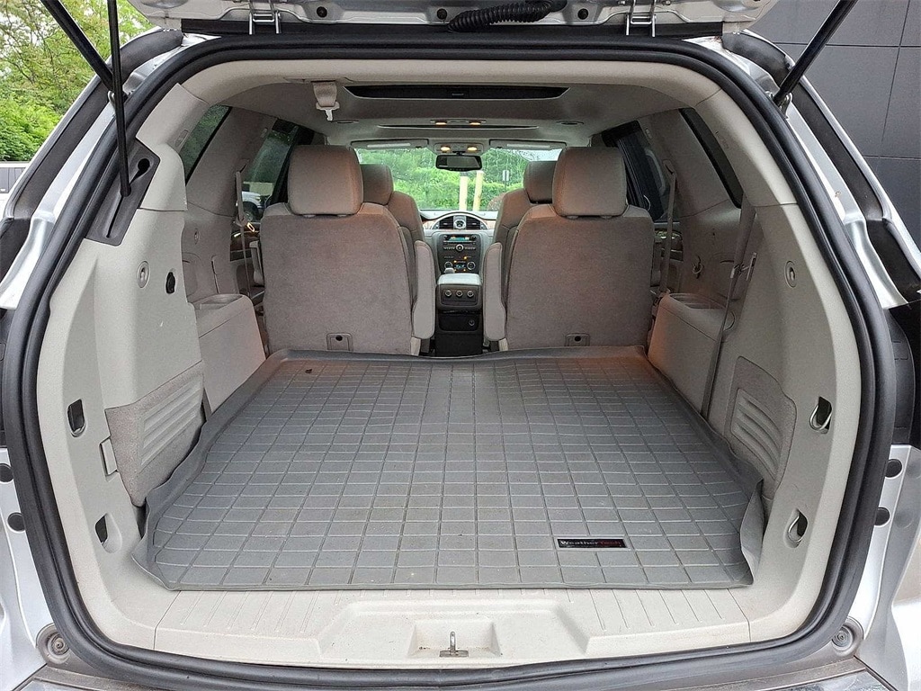 Thumbnail: 2011 Buick Enclave - 21