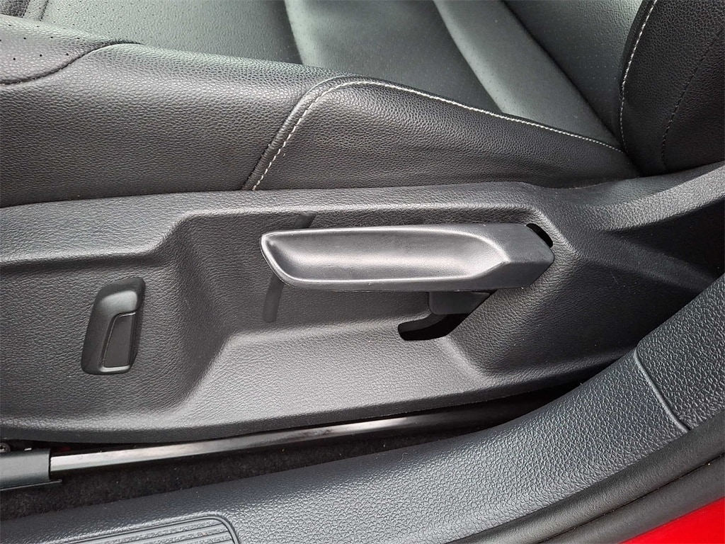 Thumbnail: 2017 Volkswagen Golf - 10