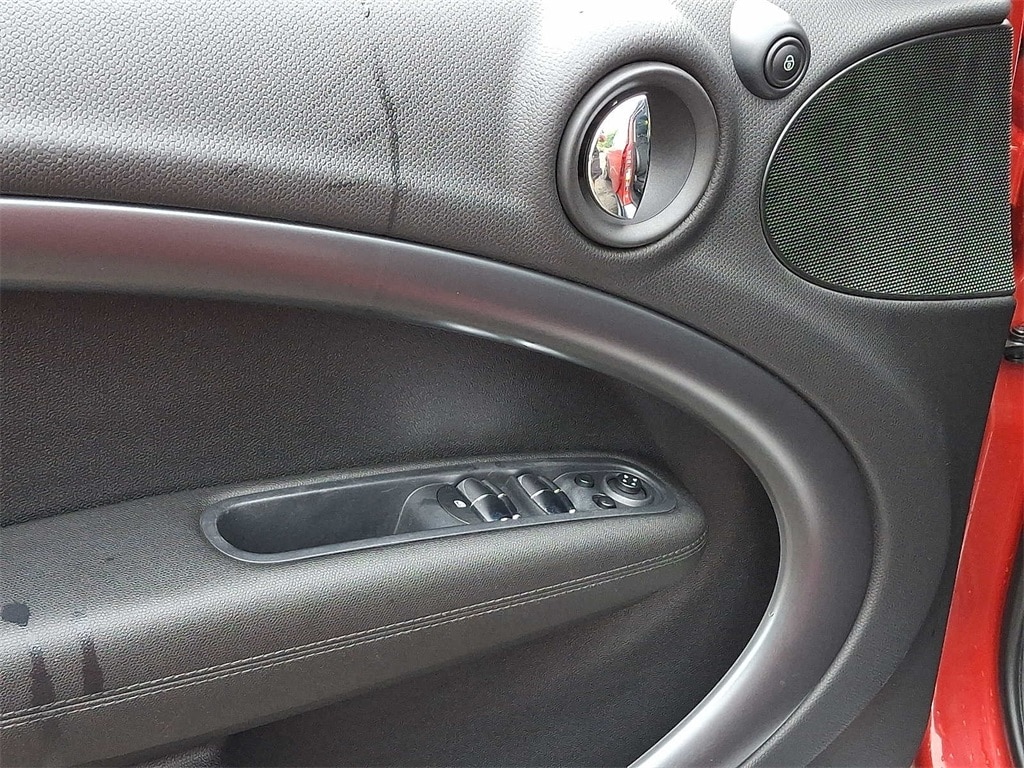 Thumbnail: 2013 MINI Cooper Countryman - 11