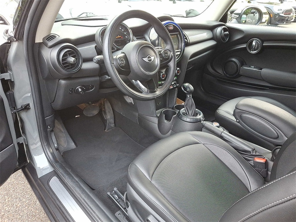 Thumbnail: 2017 MINI Cooper - 10