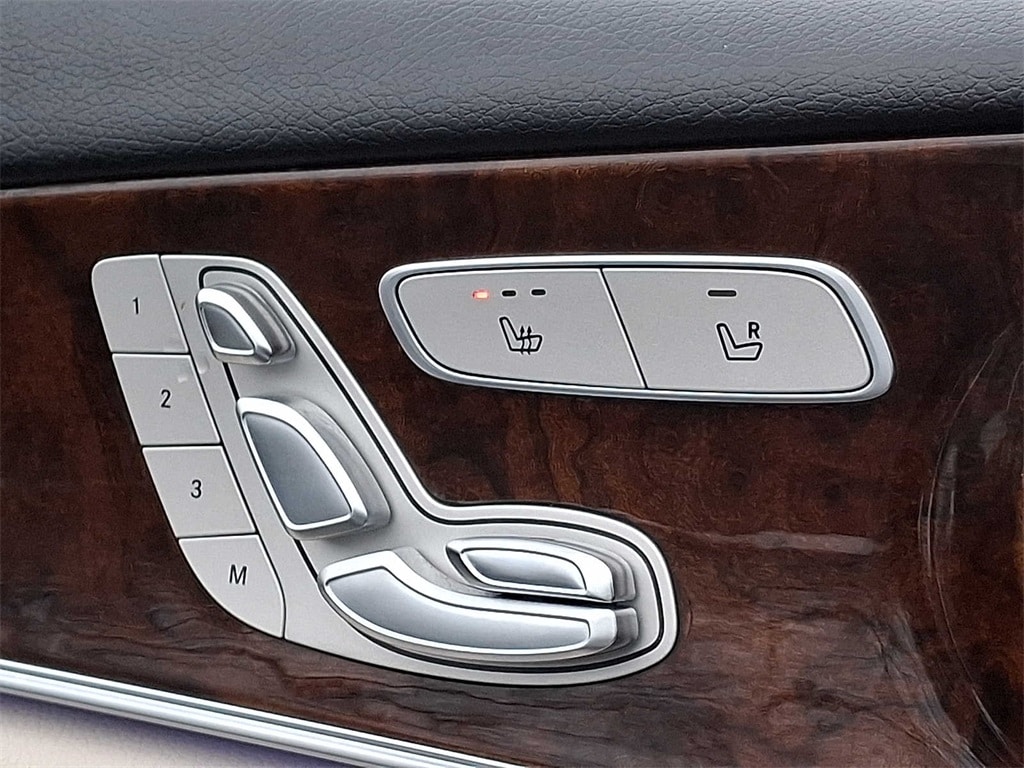 Thumbnail: 2019 Mercedes-Benz E-Class - 23