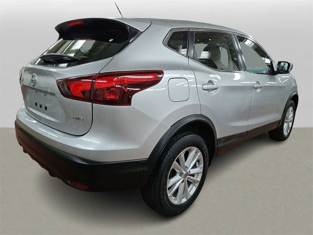 Thumbnail: 2018 Nissan Rogue Sport - 4