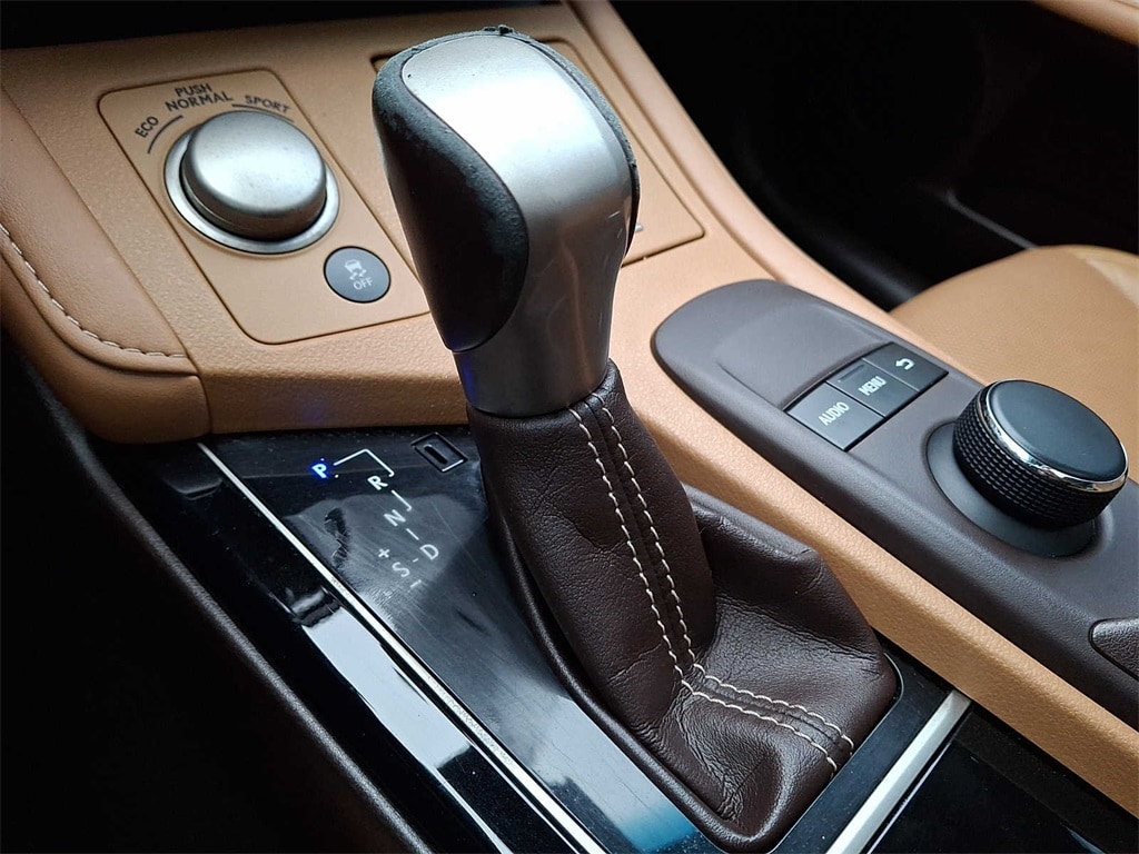 Thumbnail: 2017 Lexus ES - 13