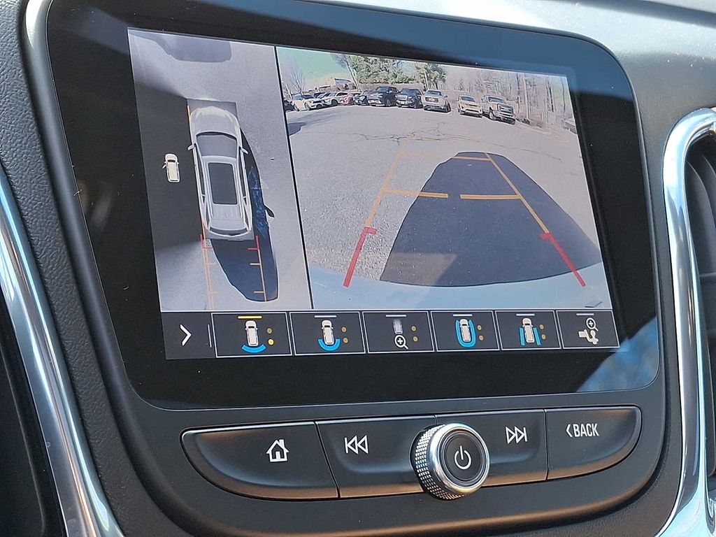 Thumbnail: 2020 Chevrolet Equinox - 16