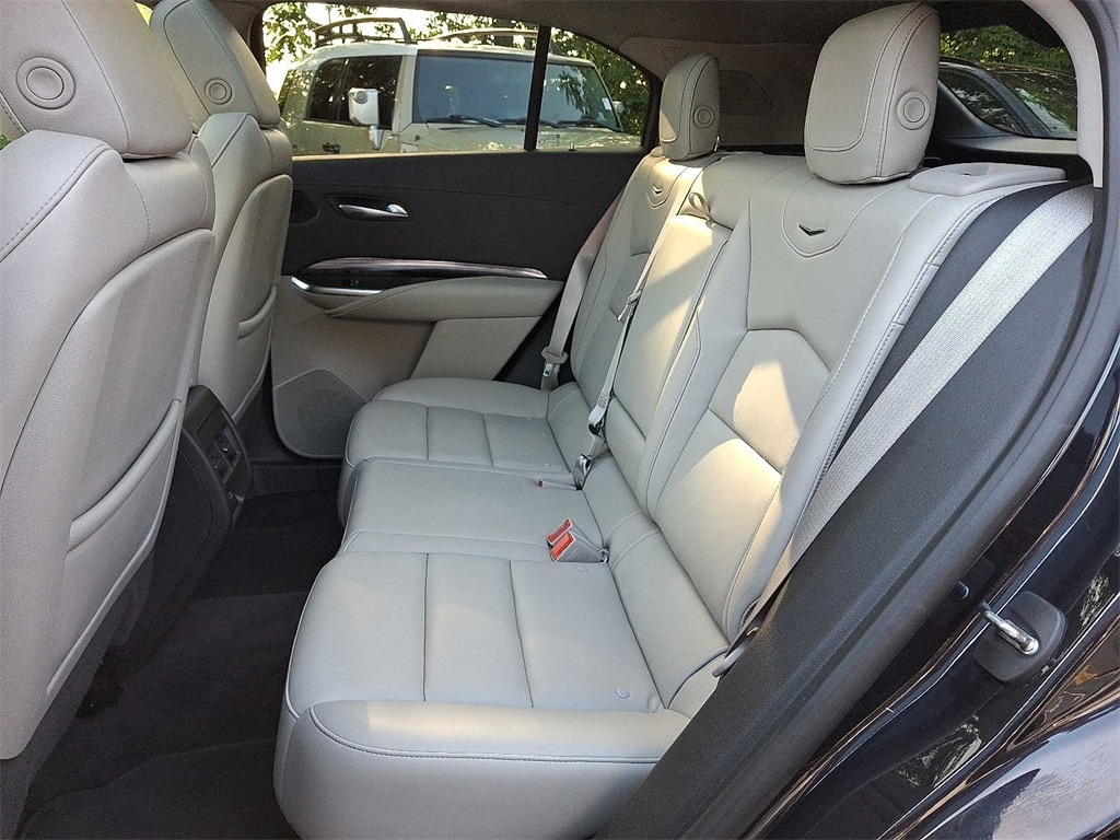 Thumbnail: 2022 Cadillac XT4 - 8