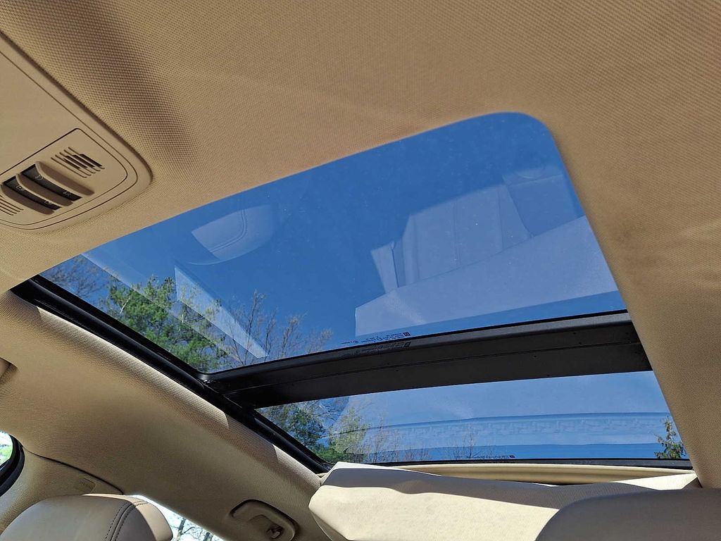 Thumbnail: 2010 Buick LaCrosse - 12