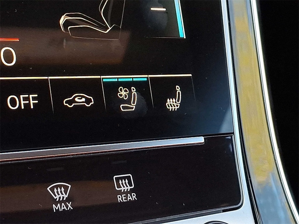 Thumbnail: 2022 Audi SQ8 - 22