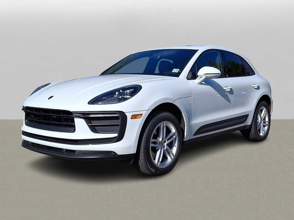 Thumbnail: 2022 Porsche Macan - 1