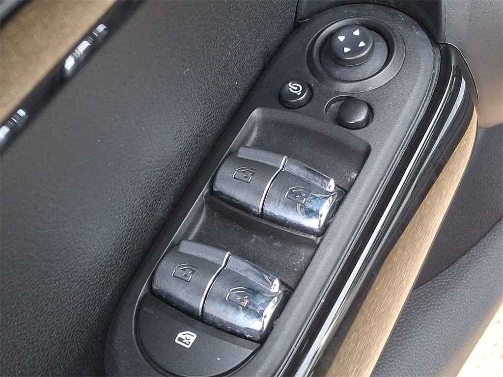 Thumbnail: 2023 MINI Cooper Hardtop - 24