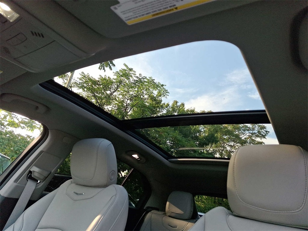 Thumbnail: 2022 Cadillac XT4 - 12
