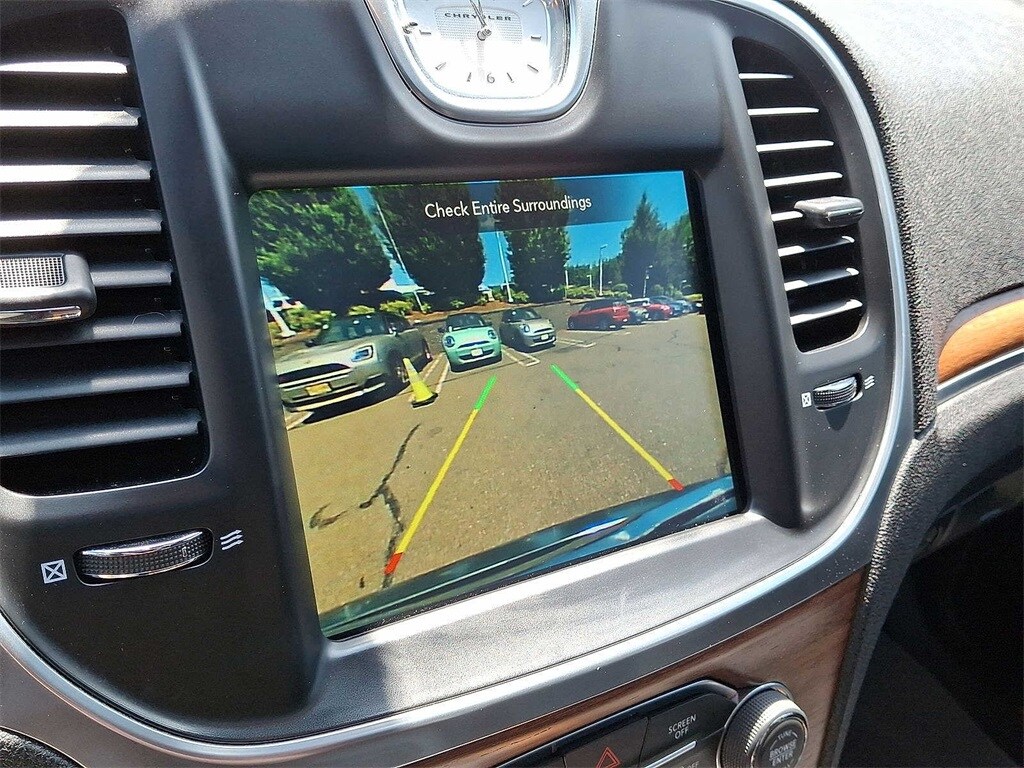 Thumbnail: 2018 Chrysler 300 - 15