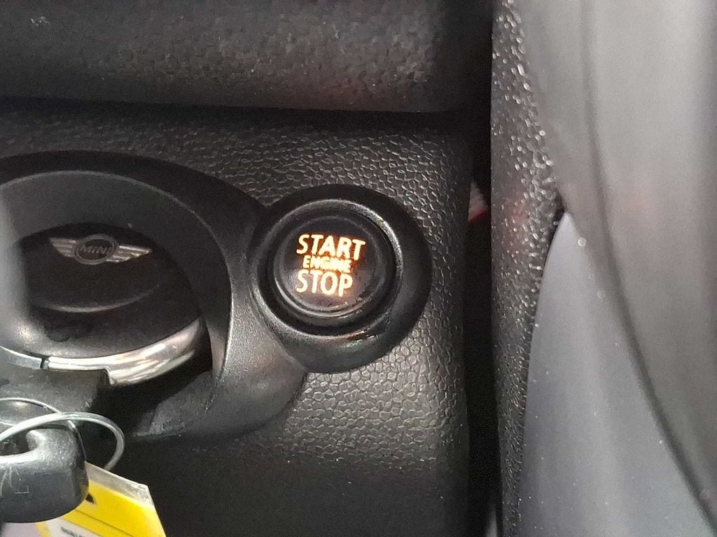 Thumbnail: 2012 MINI Cooper Countryman - 22