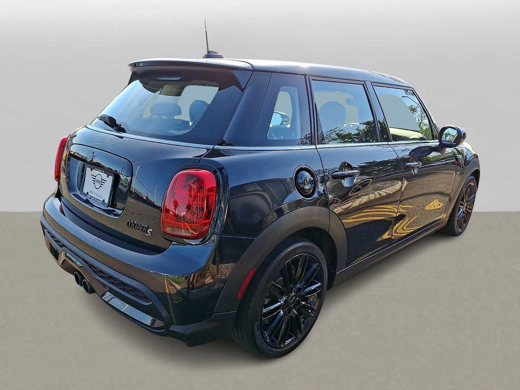 Thumbnail: 2024 MINI Cooper Hardtop - 4