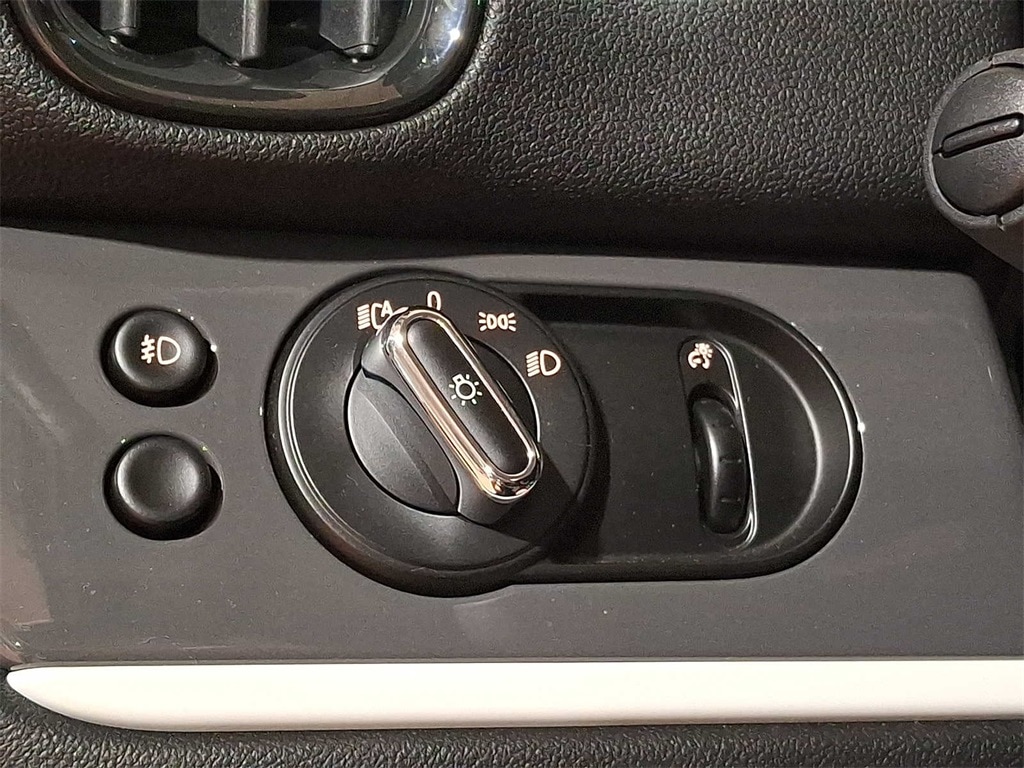 Thumbnail: 2019 MINI Cooper Countryman - 19