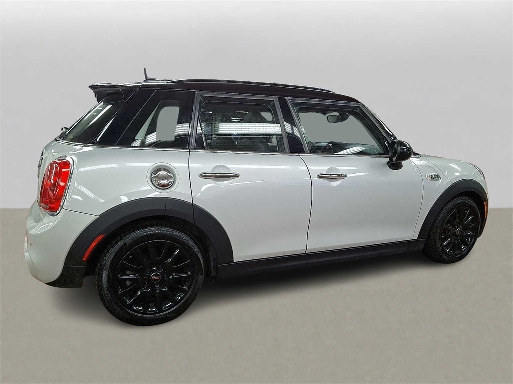 2016 MINI Cooper Base 5