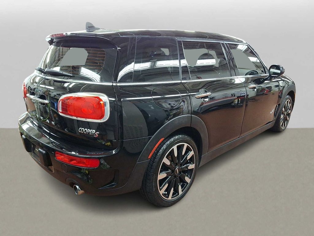 Thumbnail: 2017 MINI Cooper Clubman - 4