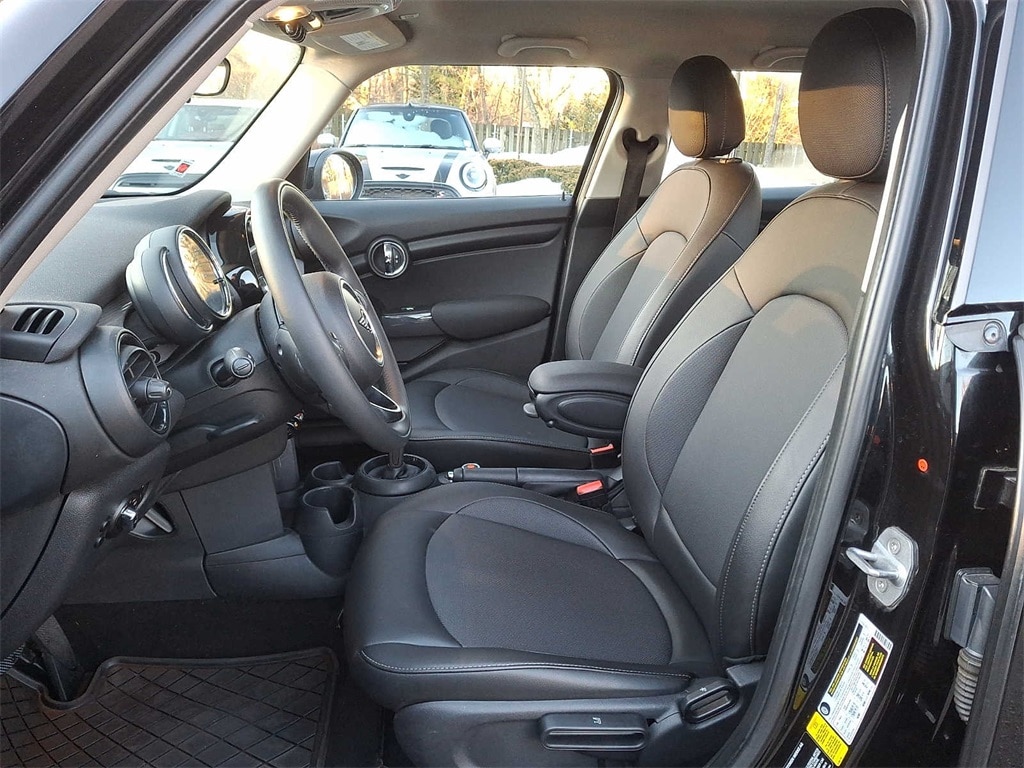 Thumbnail: 2020 MINI Cooper Hardtop - 11