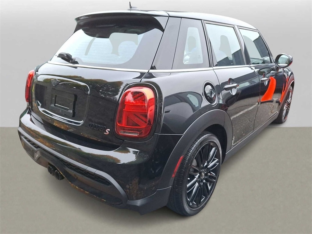 Thumbnail: 2024 MINI Cooper Hardtop - 4