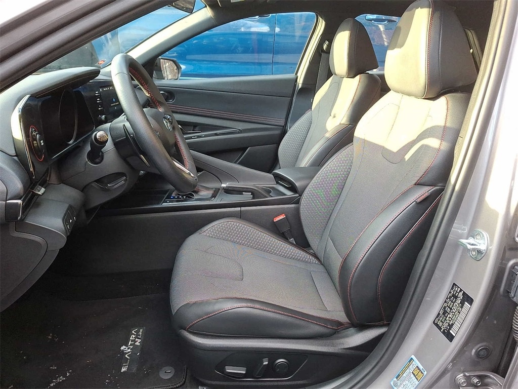 Thumbnail: 2022 Hyundai Elantra - 10