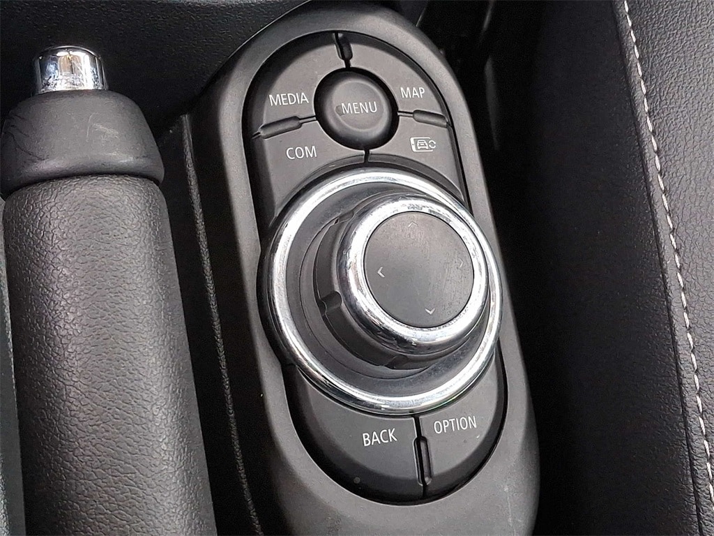 Thumbnail: 2023 MINI Cooper Hardtop - 21