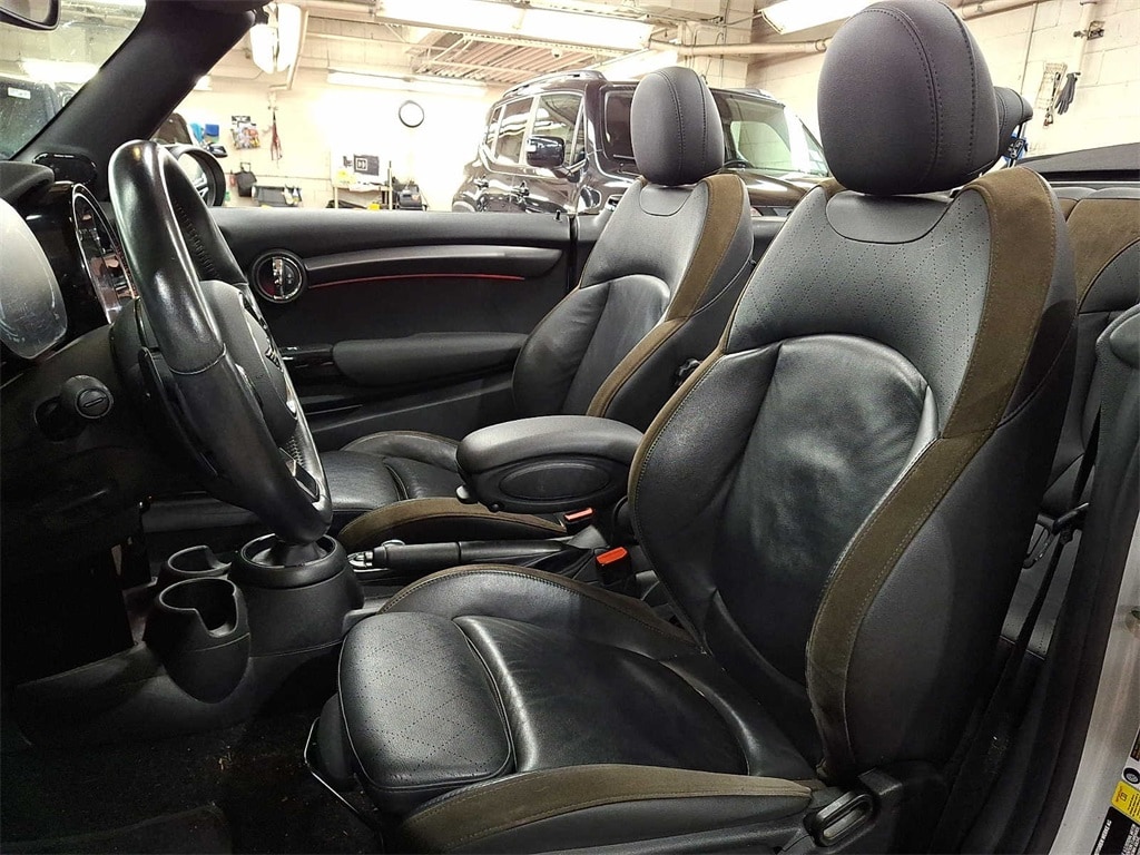 Thumbnail: 2023 MINI Cooper Convertible - 14