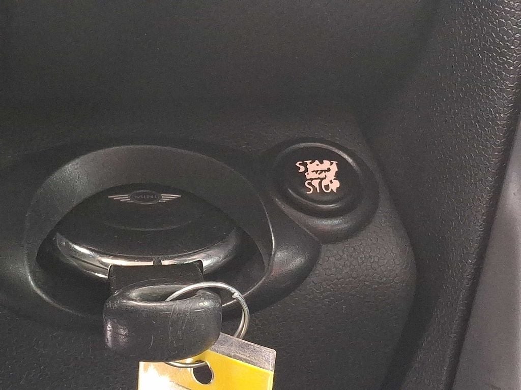 Thumbnail: 2014 MINI Cooper Countryman - 19