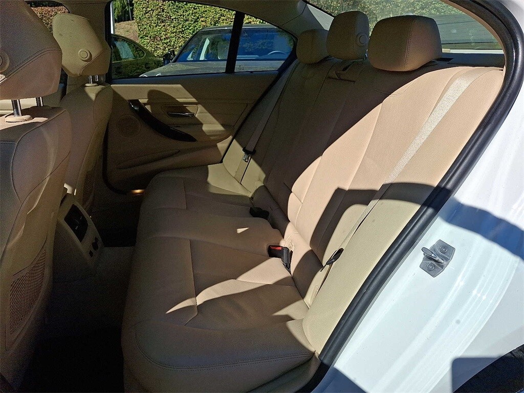 Thumbnail: 2015 BMW 3 Series - 8
