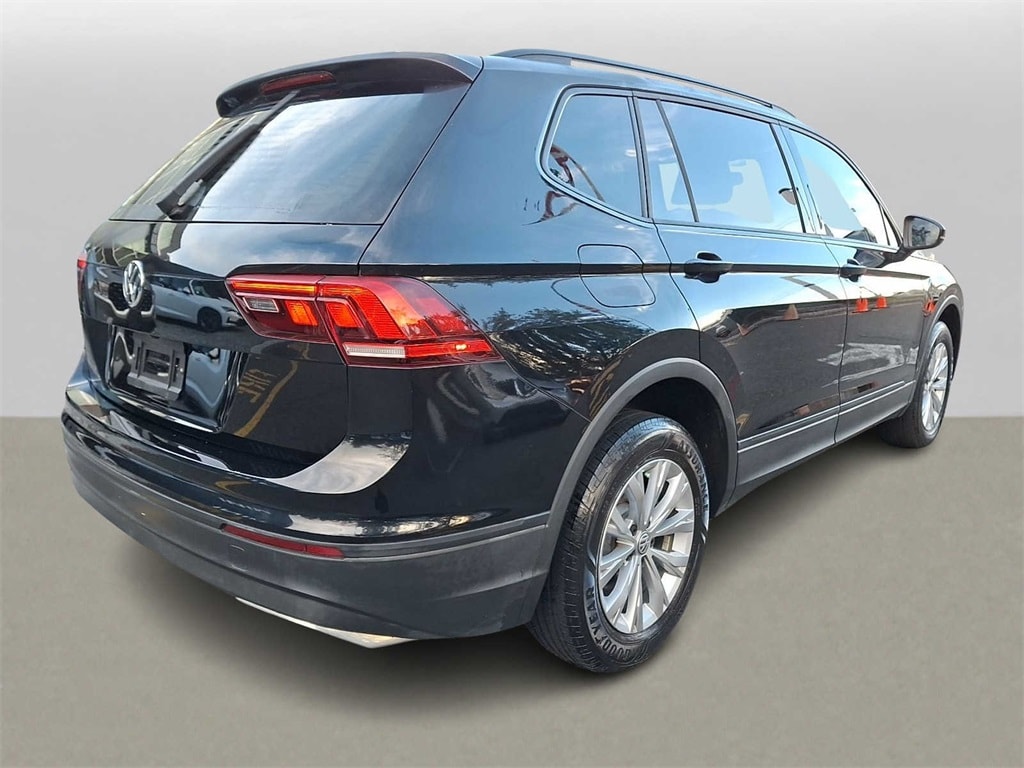 Thumbnail: 2020 Volkswagen Tiguan - 4