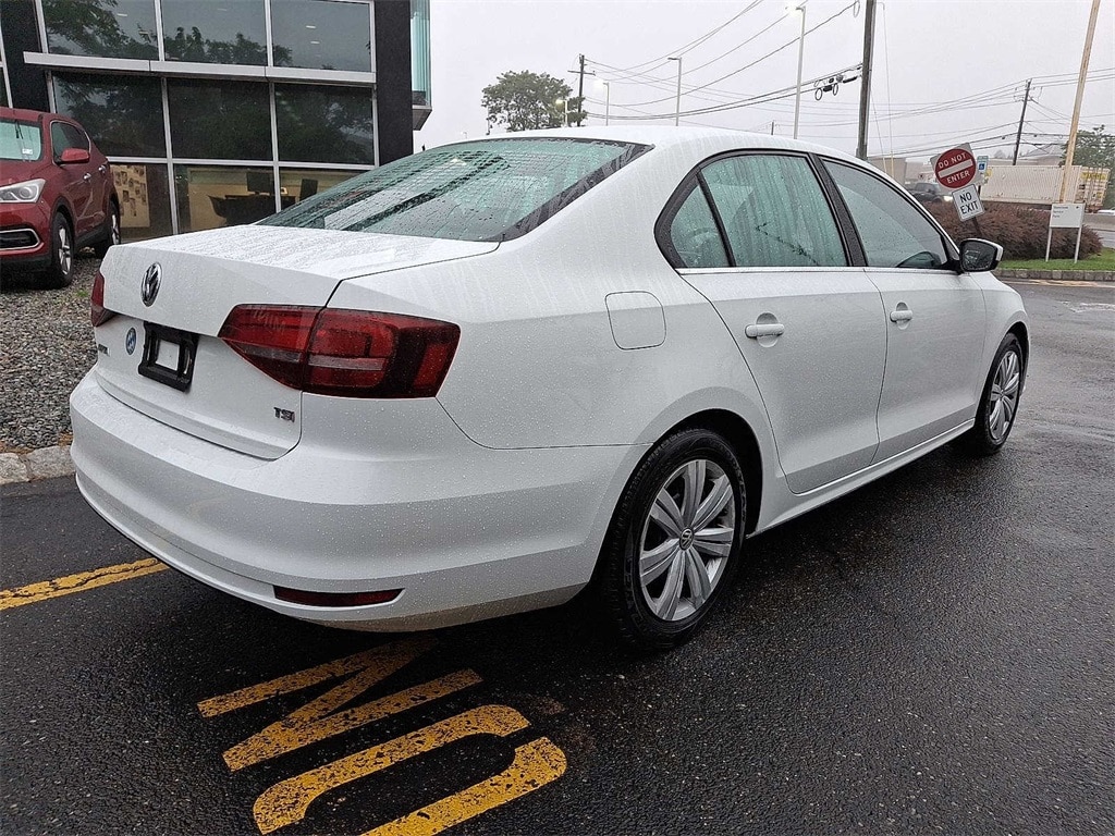Thumbnail: 2017 Volkswagen Jetta - 24