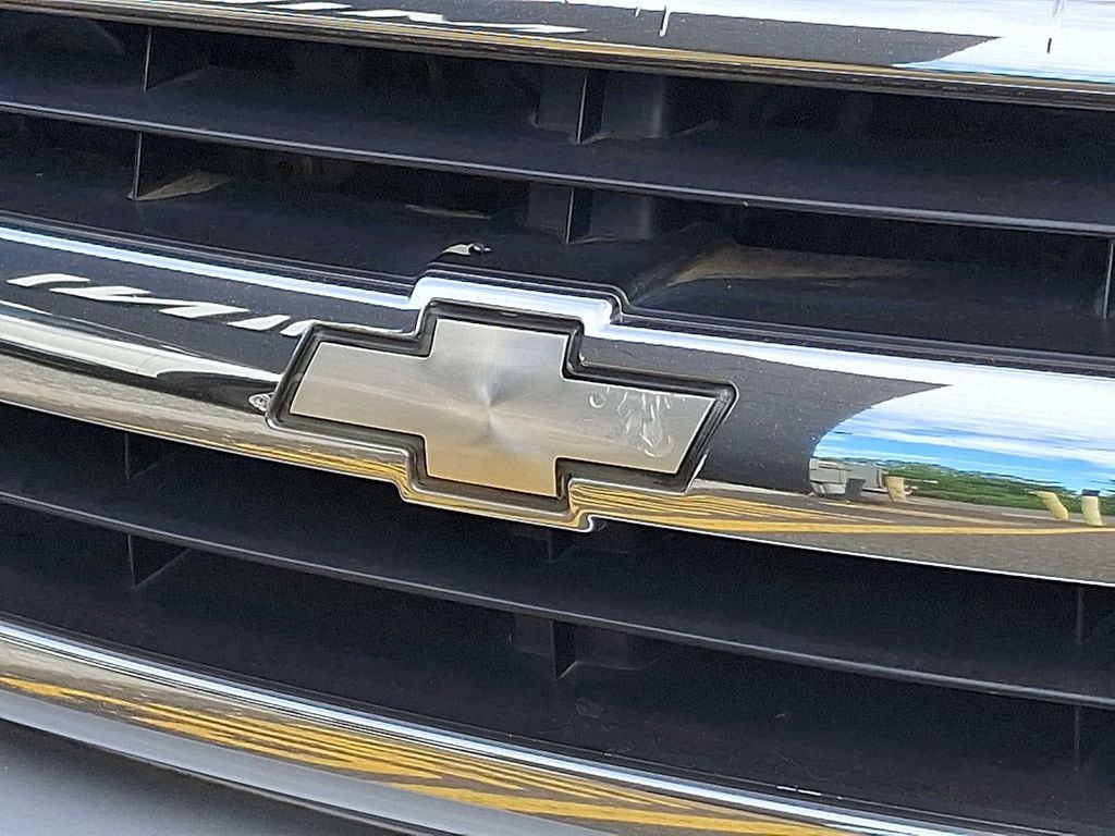 Thumbnail: 2002 Chevrolet Tracker - 29