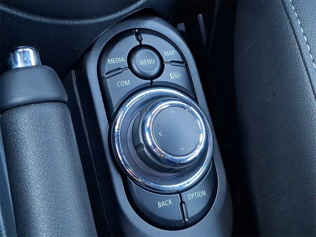 Thumbnail: 2023 MINI Cooper Convertible - 18