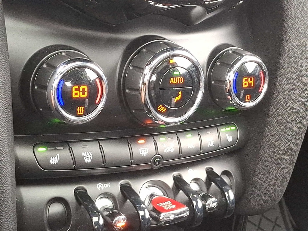 Thumbnail: 2015 MINI Cooper - 16